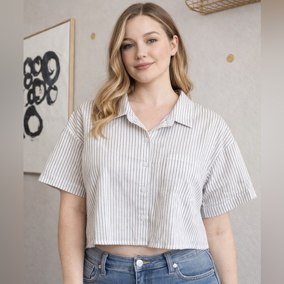 Tops - Cropped White & Black Pinstripe Button-Up Shirt – Boxy Summer Blouse